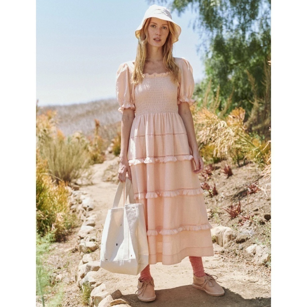 The Great. THE SCALLOP SAVANNA DRESS in Light Peach NWT $395. Size 1 (small)
